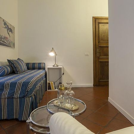 Gianicolo'S Hill Suite Apartment Rome Bagian luar foto