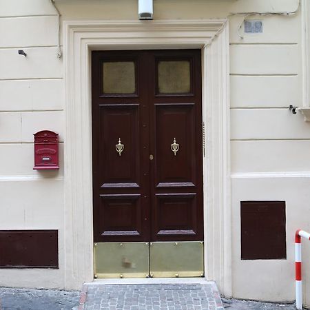 Gianicolo'S Hill Suite Apartment Rome Bagian luar foto